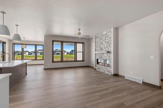 548 LEMERE COURT, Howard, WI 54313