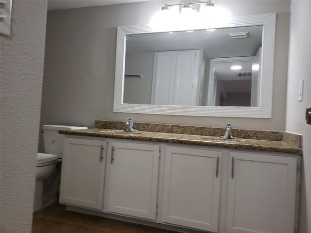 2277 S Kirkwood Road 1115, Houston, TX 77077
