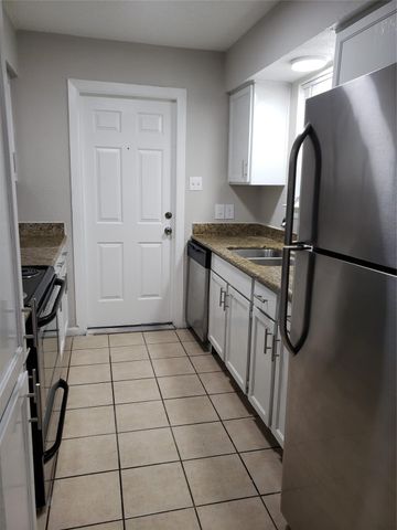 2277 S Kirkwood Road 1115, Houston, TX 77077