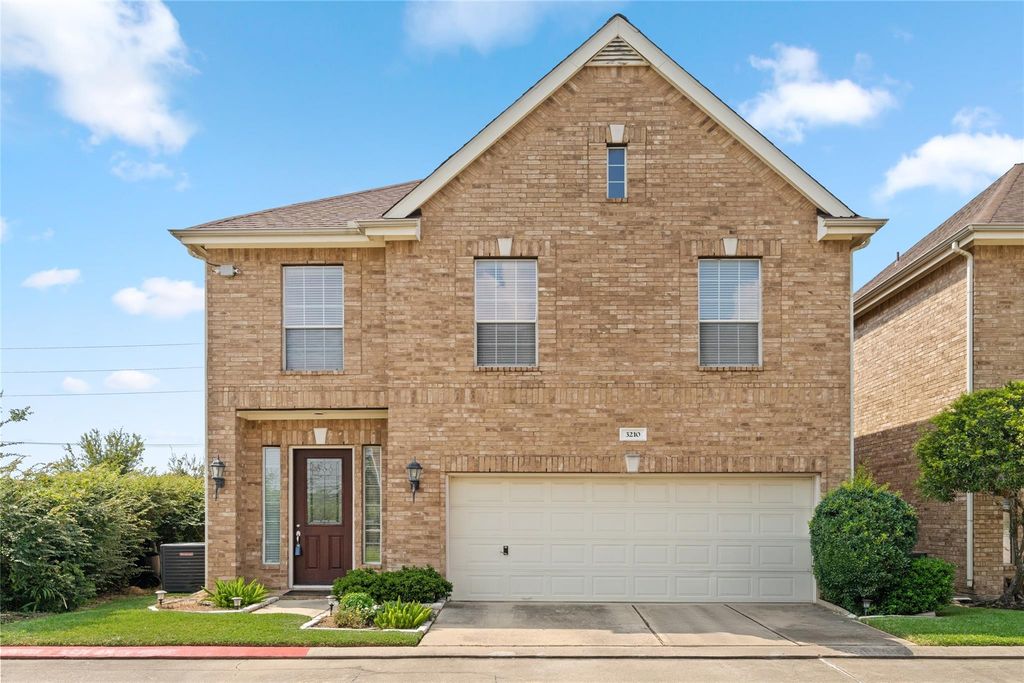 3210 W Park At Beverly Hills, Houston, TX 77057