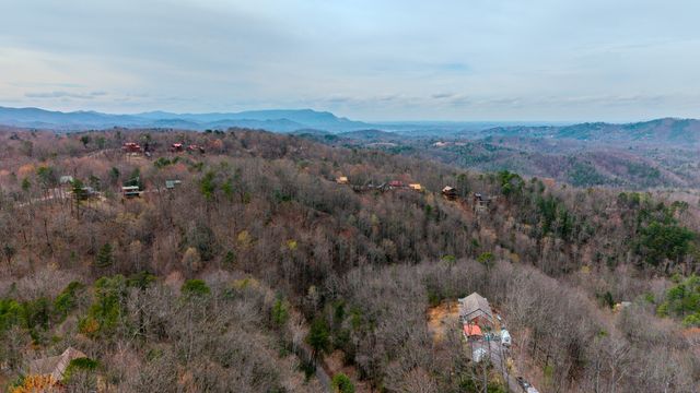 15 S Boogertown Rd, Sevierville, TN 37876