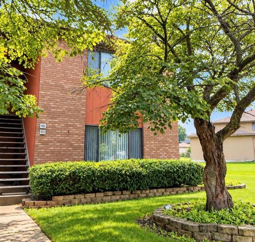 993 KANE Street 993, South Elgin, IL 60177