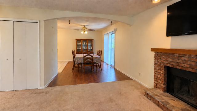 993 KANE Street 993, South Elgin, IL 60177