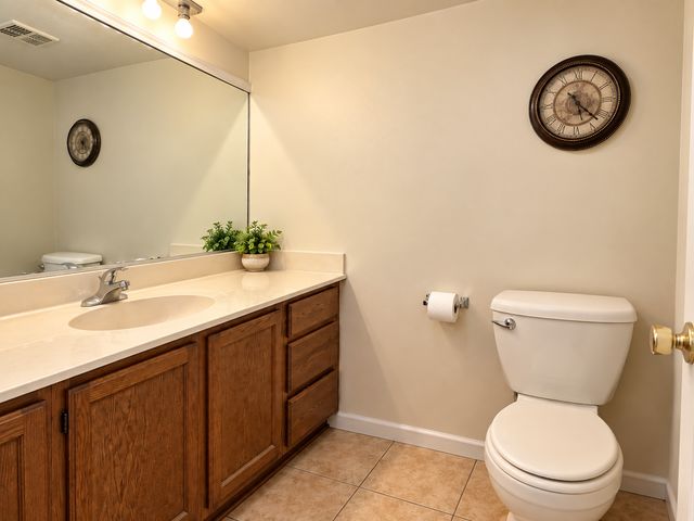 993 KANE Street 993, South Elgin, IL 60177