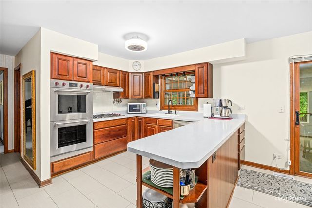 1803 River Ridge Circle, Naperville, IL 60565