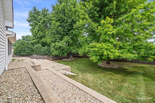 1803 River Ridge Circle, Naperville, IL 60565