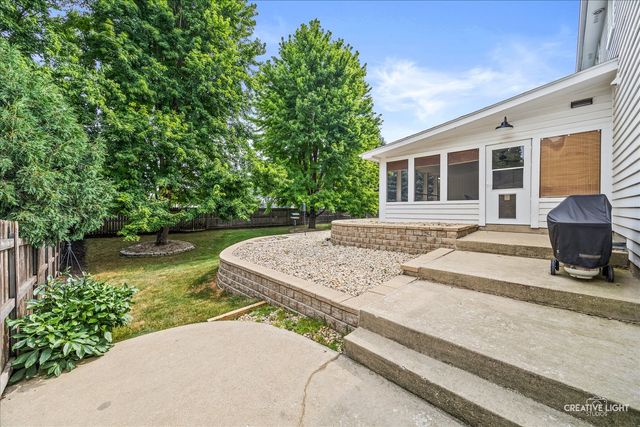 1803 River Ridge Circle, Naperville, IL 60565