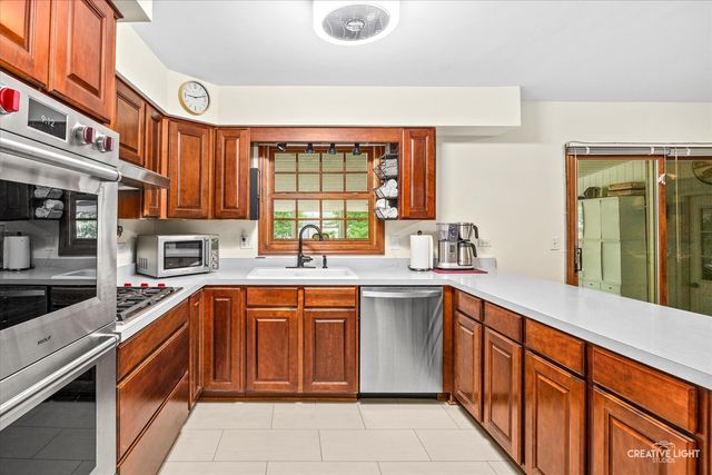 1803 River Ridge Circle, Naperville, IL 60565