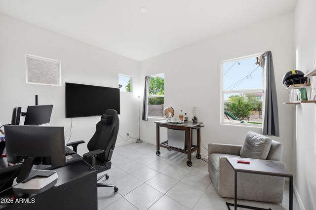 114 E PASARO Drive, Phoenix, AZ 85085