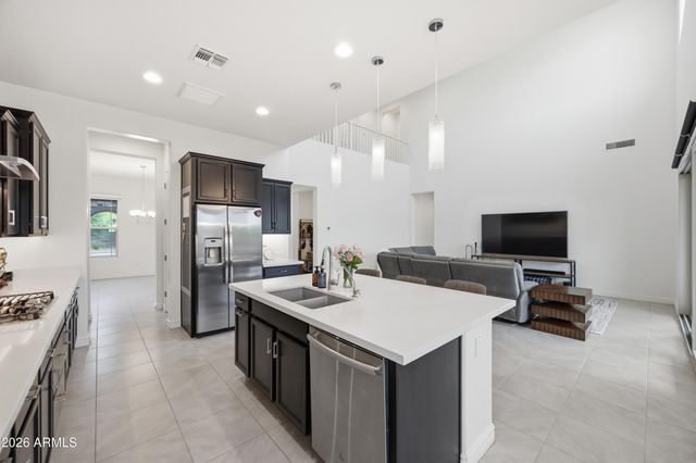 114 E PASARO Drive, Phoenix, AZ 85085