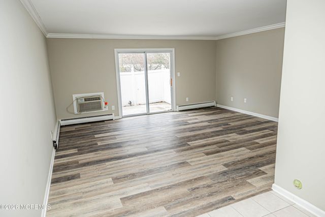 18 Windsor Terrace 18, Freehold, NJ 07728