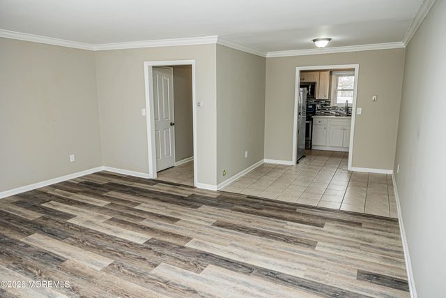 18 Windsor Terrace 18, Freehold, NJ 07728