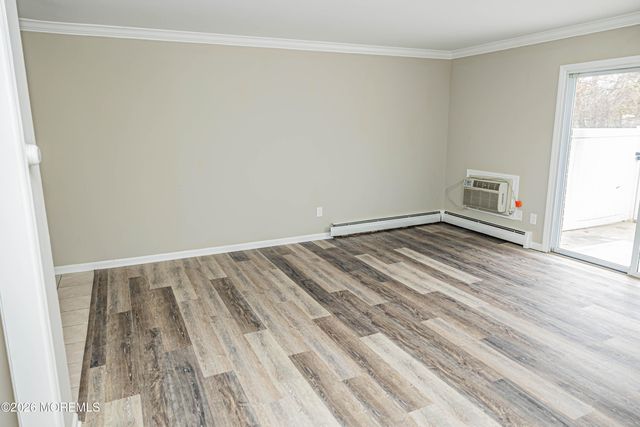 18 Windsor Terrace 18, Freehold, NJ 07728