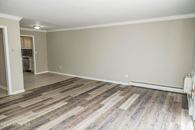 18 Windsor Terrace 18, Freehold, NJ 07728