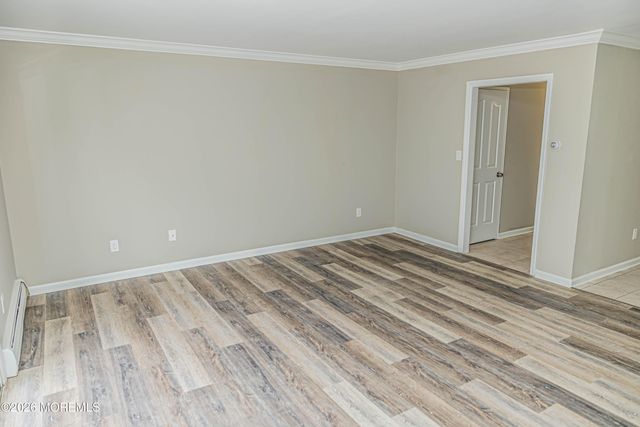 18 Windsor Terrace 18, Freehold, NJ 07728