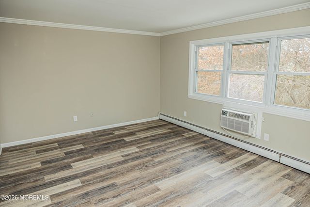 18 Windsor Terrace 18, Freehold, NJ 07728