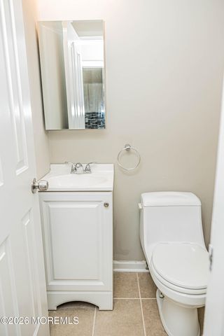 18 Windsor Terrace 18, Freehold, NJ 07728