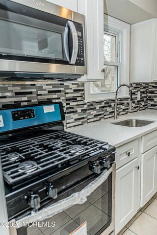 18 Windsor Terrace 18, Freehold, NJ 07728