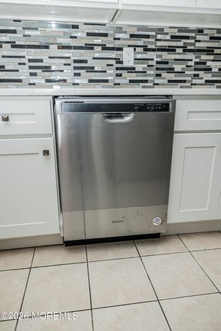 18 Windsor Terrace 18, Freehold, NJ 07728