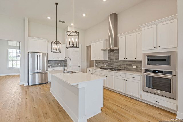 274 Lawrence Drive, Castroville, TX 78009