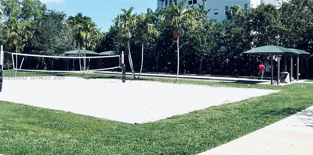 605 Oaks Dr 601, Pompano Beach, FL 33069