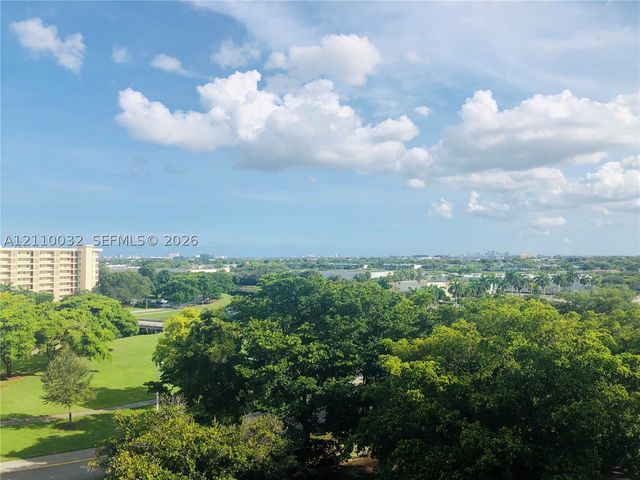 605 Oaks Dr 601, Pompano Beach, FL 33069