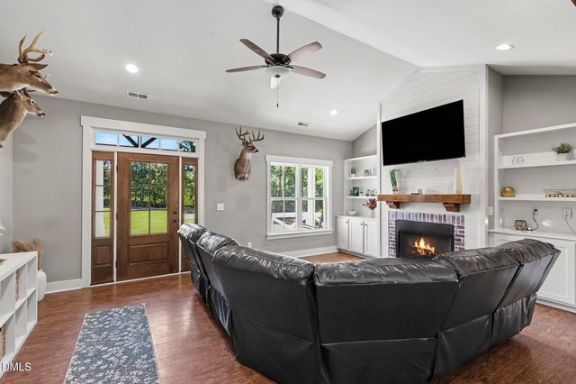 4774 Johnsons Chapel Road, Benson, NC 27504