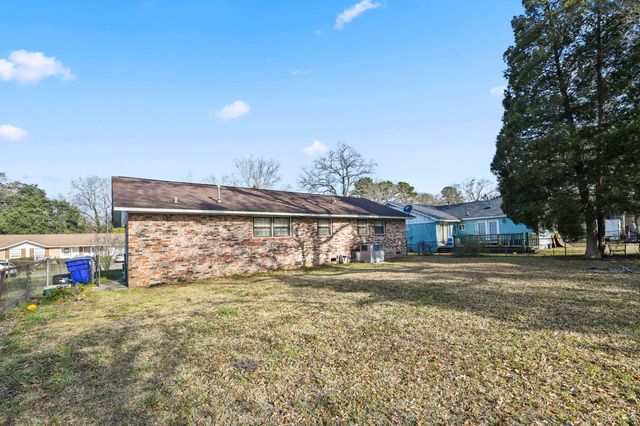 3325 Stonehaven Drive, North Charleston, SC 29420