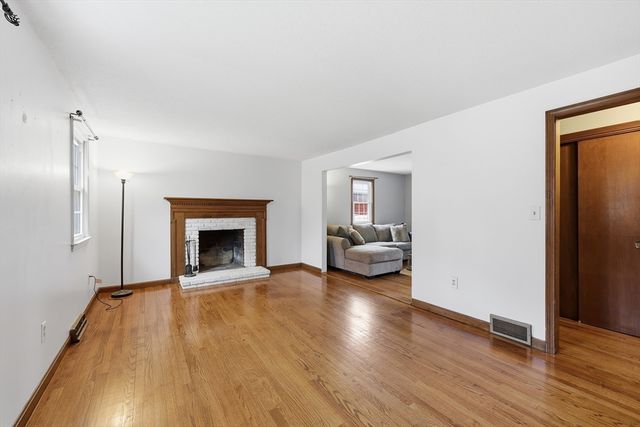 123 Peekskill Avenue, Springfield, MA 01129