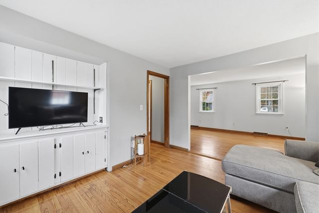 123 Peekskill Avenue, Springfield, MA 01129