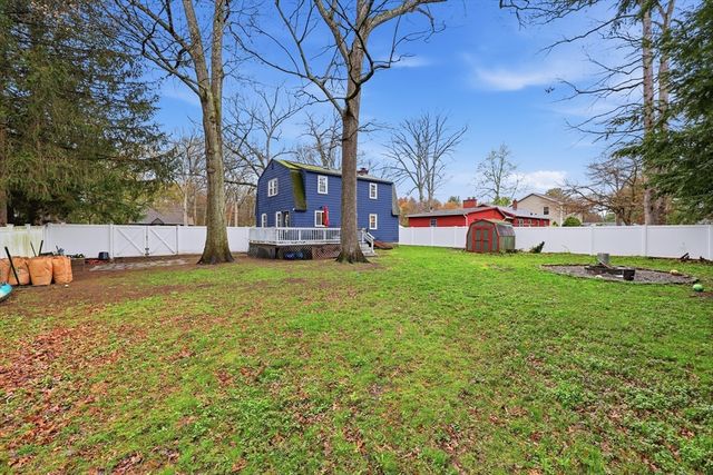 123 Peekskill Avenue, Springfield, MA 01129