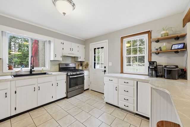 123 Peekskill Avenue, Springfield, MA 01129