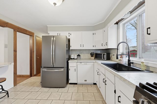 123 Peekskill Avenue, Springfield, MA 01129
