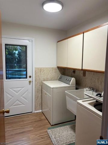 15 Tuscan Place, East Hanover Twp, NJ 07936