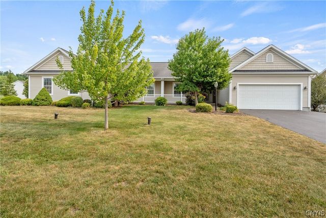 3778 Pegasus Circle, Camillus, NY 13209