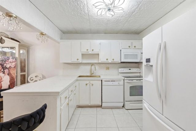 7950 NW 5th Court 101, Margate, FL 33063