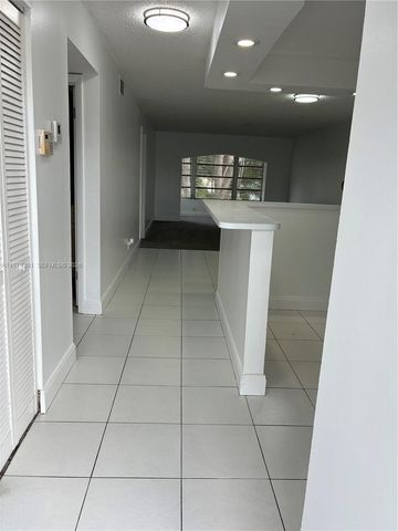 609 S State Road 7 2c 2C, Margate, FL 33068