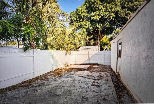 1705 Davie Boulevard, Fort Lauderdale, FL 33312