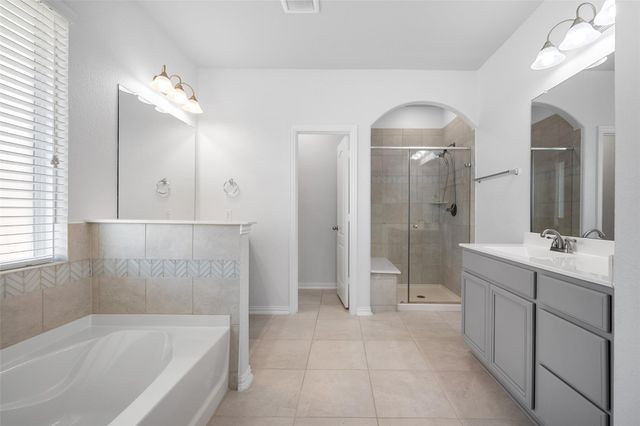 717 Old Settlers DR, San Marcos, TX 78666