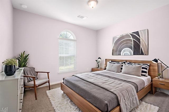 717 Old Settlers DR, San Marcos, TX 78666