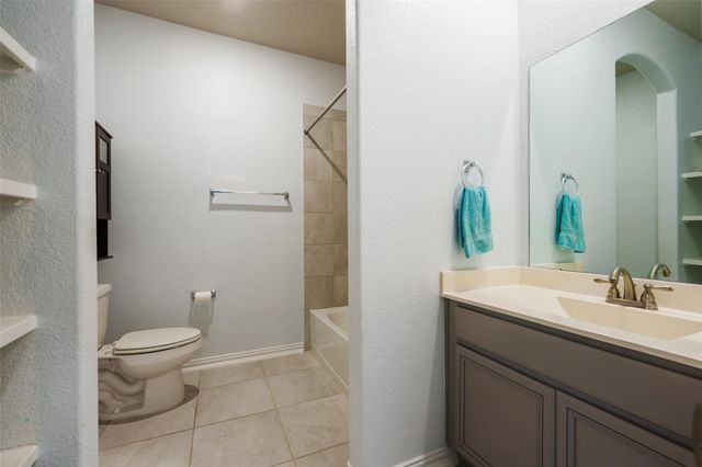 717 Old Settlers DR, San Marcos, TX 78666