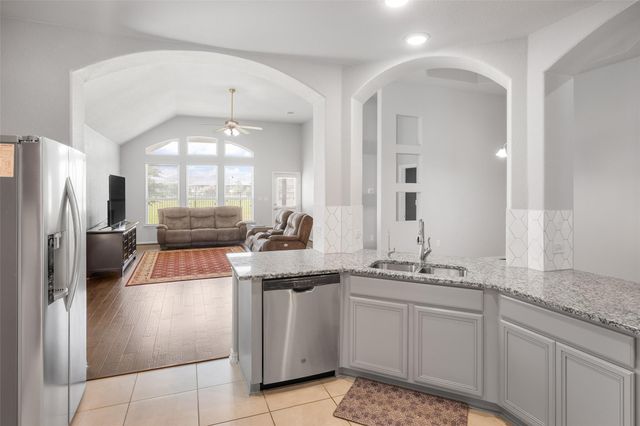 717 Old Settlers DR, San Marcos, TX 78666