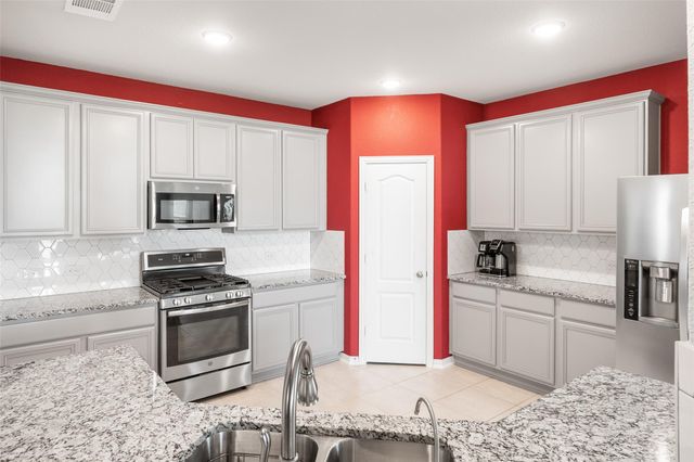 717 Old Settlers DR, San Marcos, TX 78666