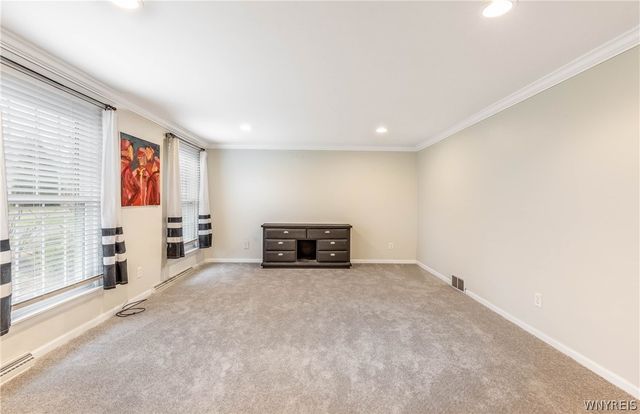 25 Coventry Lane, Orchard Park, NY 14127