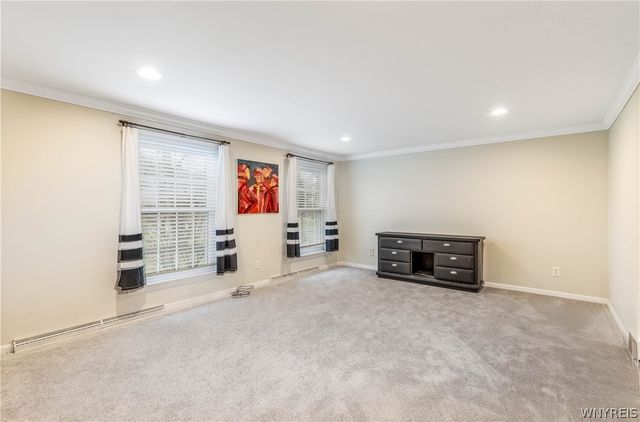 25 Coventry Lane, Orchard Park, NY 14127