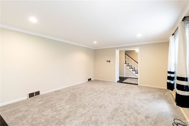 25 Coventry Lane, Orchard Park, NY 14127