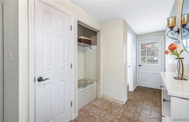 25 Coventry Lane, Orchard Park, NY 14127