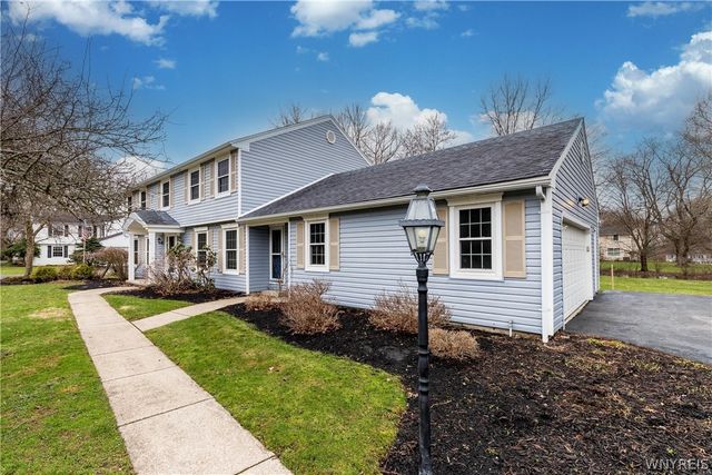 25 Coventry Lane, Orchard Park, NY 14127