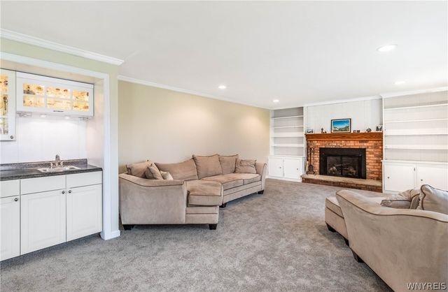 25 Coventry Lane, Orchard Park, NY 14127