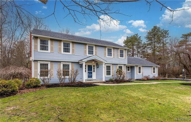 25 Coventry Lane, Orchard Park, NY 14127